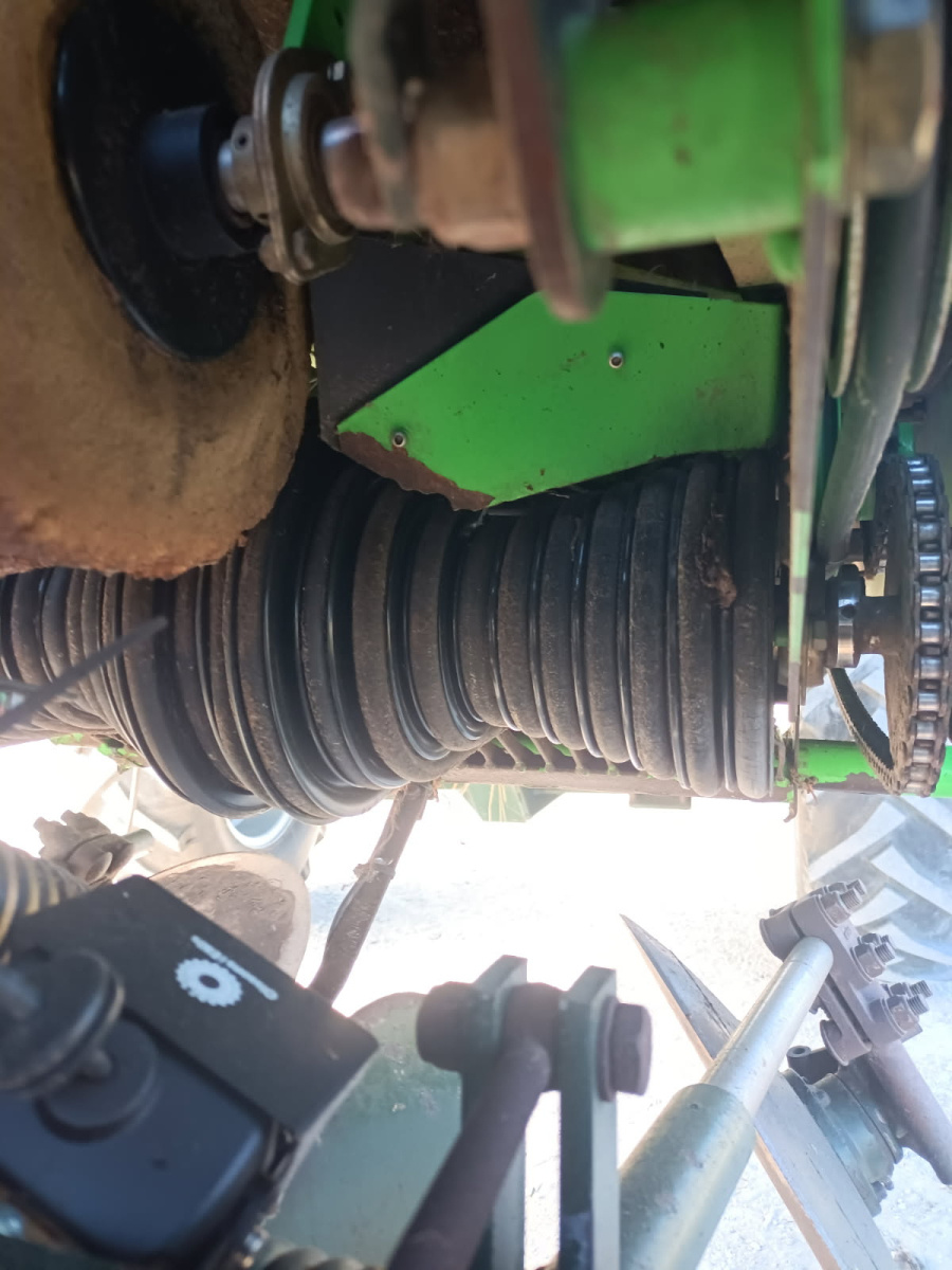 6186 Structural PM20 potato planter trailed