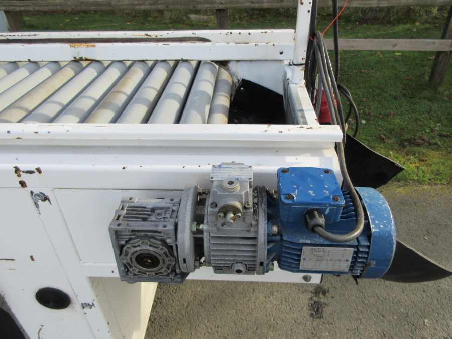 6197 Skals roller table inspection table