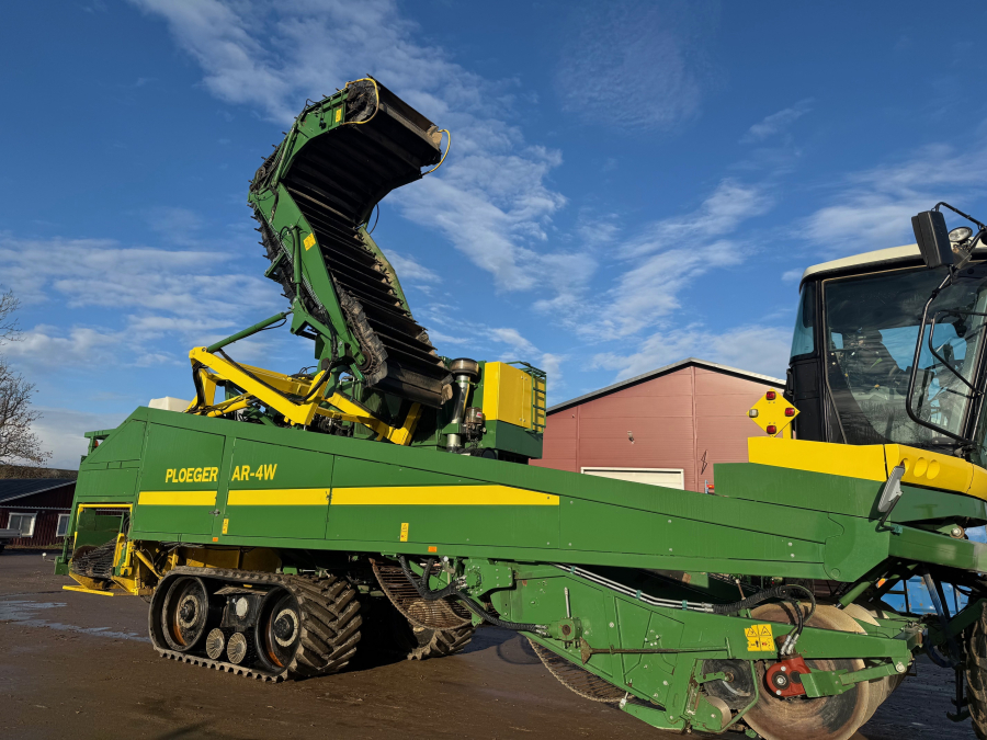 6202 Ploeger potato harvester 4 row with elevator