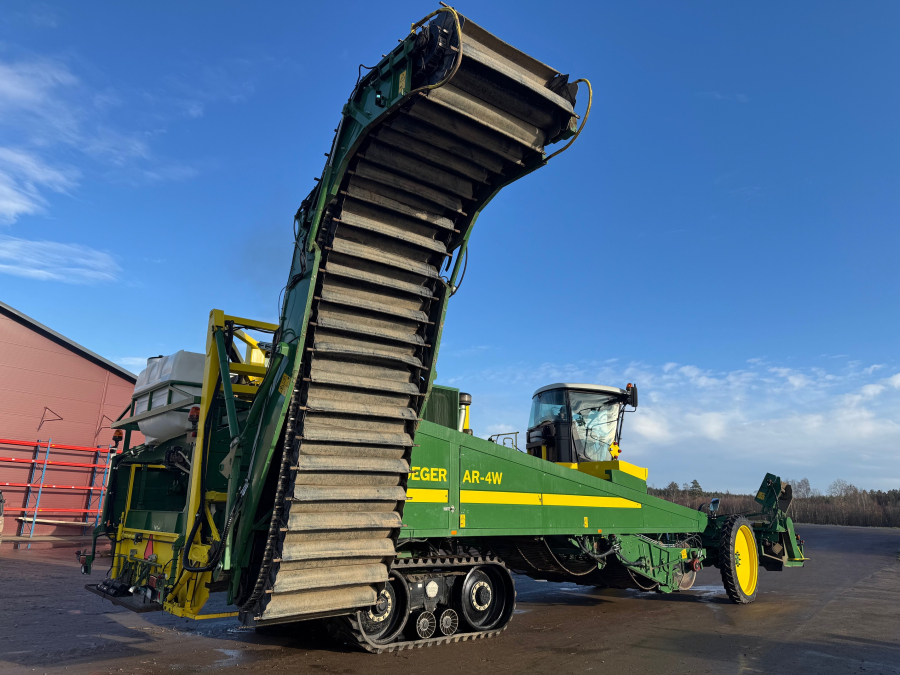 6202 Ploeger potato harvester 4 row with elevator