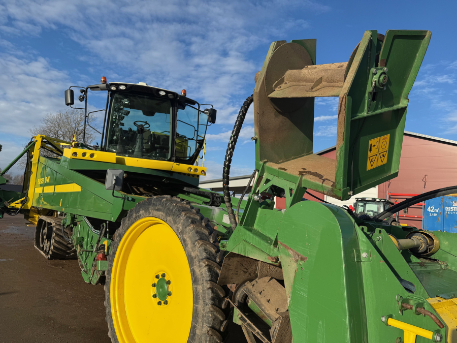 6202 Ploeger potato harvester 4 row with elevator