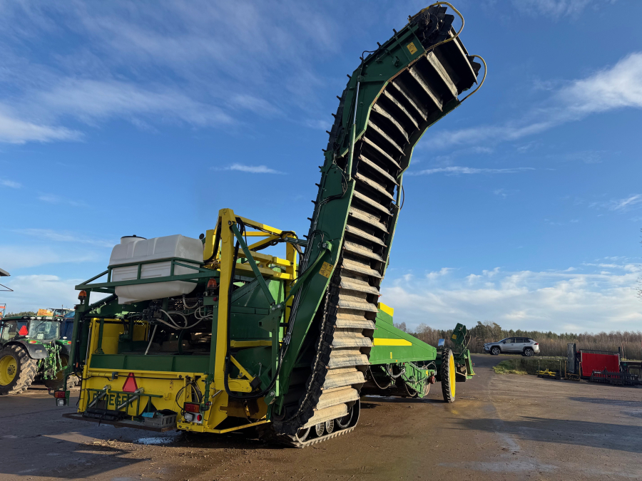 6202 Ploeger potato harvester 4 row with elevator