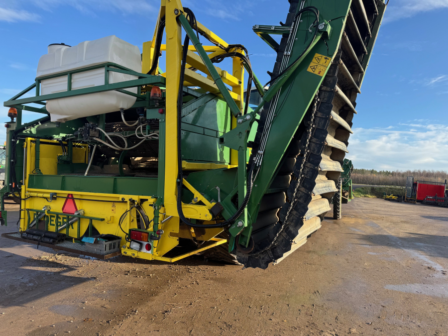 6202 Ploeger potato harvester 4 row with elevator
