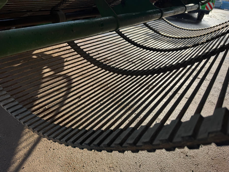 6202 Ploeger potato harvester 4 row with elevator