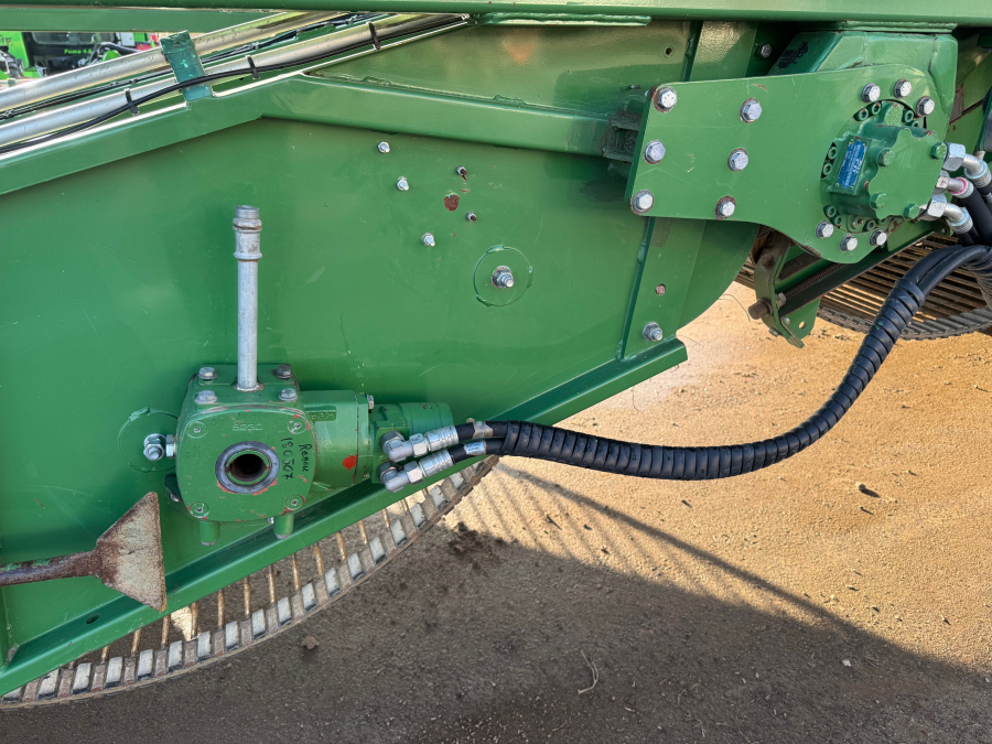 6202 Ploeger potato harvester 4 row with elevator