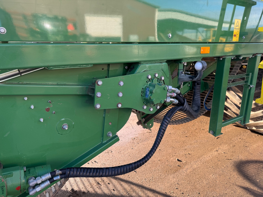 6202 Ploeger potato harvester 4 row with elevator