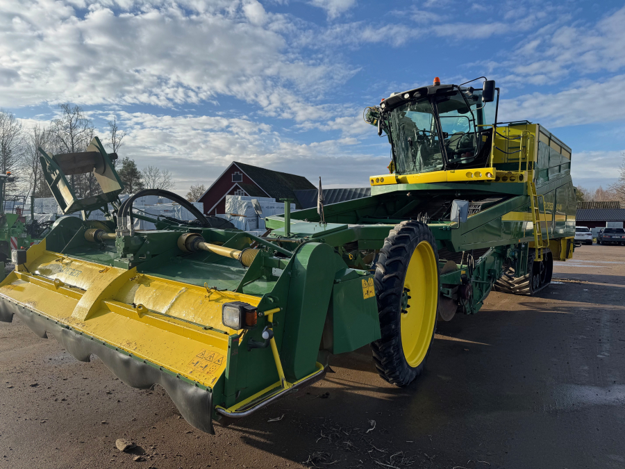 6202 Ploeger potato harvester 4 row with elevator