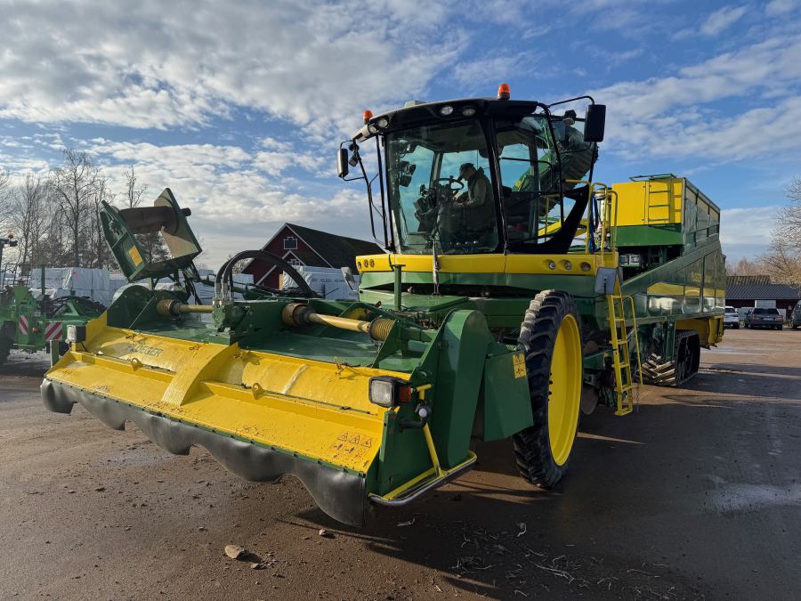 6202 Ploeger potato harvester 4 row with elevator