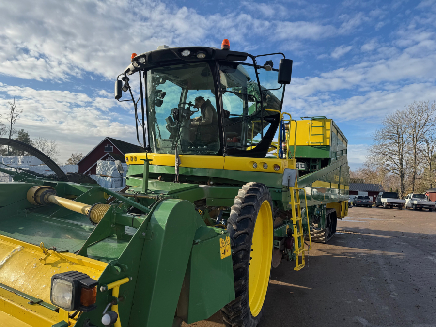 6202 Ploeger potato harvester 4 row with elevator