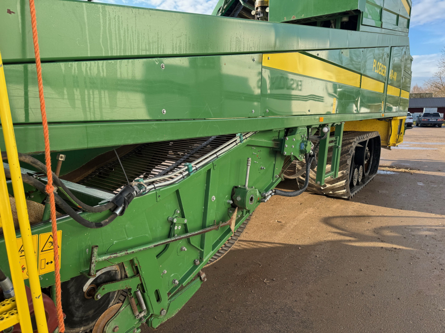 6202 Ploeger potato harvester 4 row with elevator