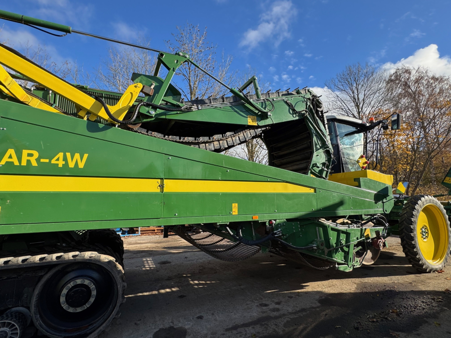 6202 Ploeger potato harvester 4 row with elevator