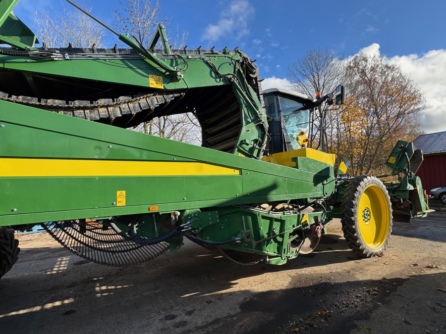 6202 Ploeger potato harvester 4 row with elevator