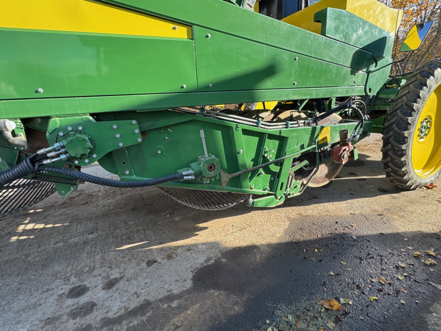 6202 Ploeger potato harvester 4 row with elevator