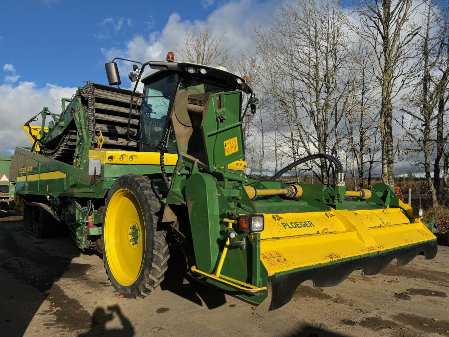 6202 Ploeger potato harvester 4 row with elevator