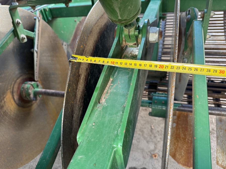 6202 Ploeger potato harvester 4 row with elevator
