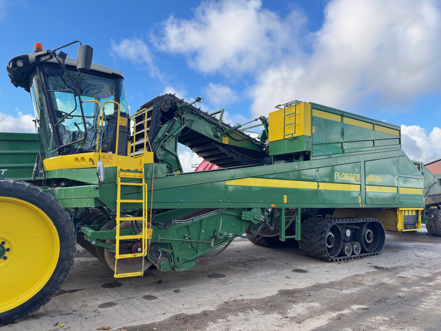 6202 Ploeger potato harvester 4 row with elevator