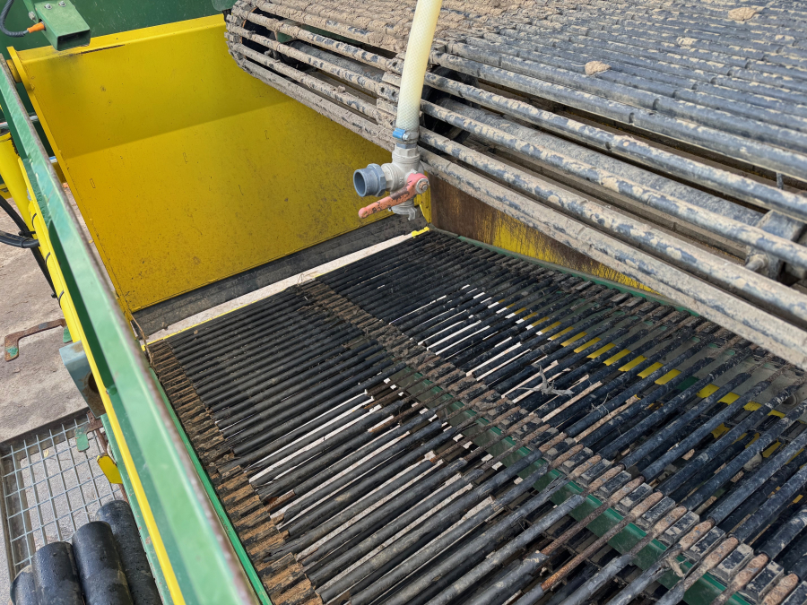 6202 Ploeger potato harvester 4 row with elevator