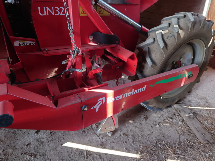 6213 Kverneland underhaug UN3200 potato planter