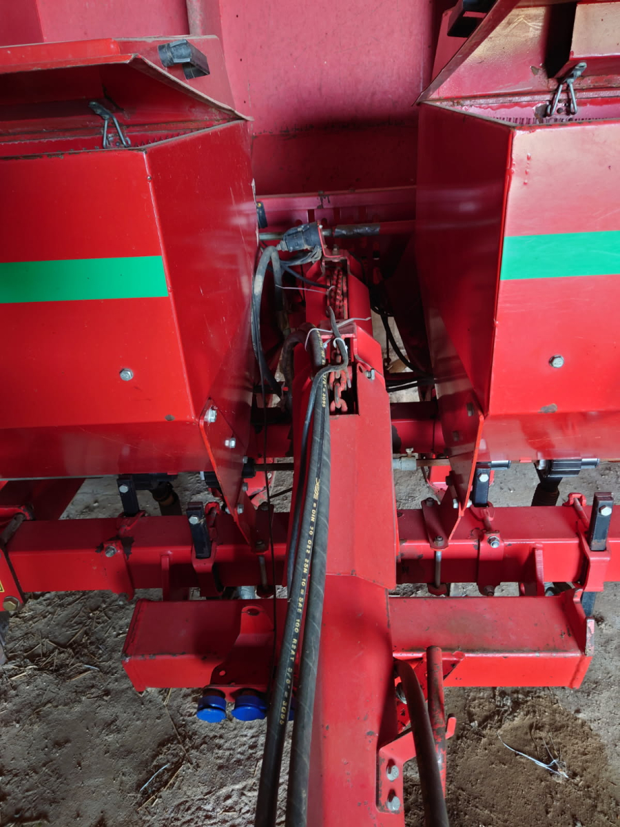 6213 Kverneland underhaug UN3200 potato planter