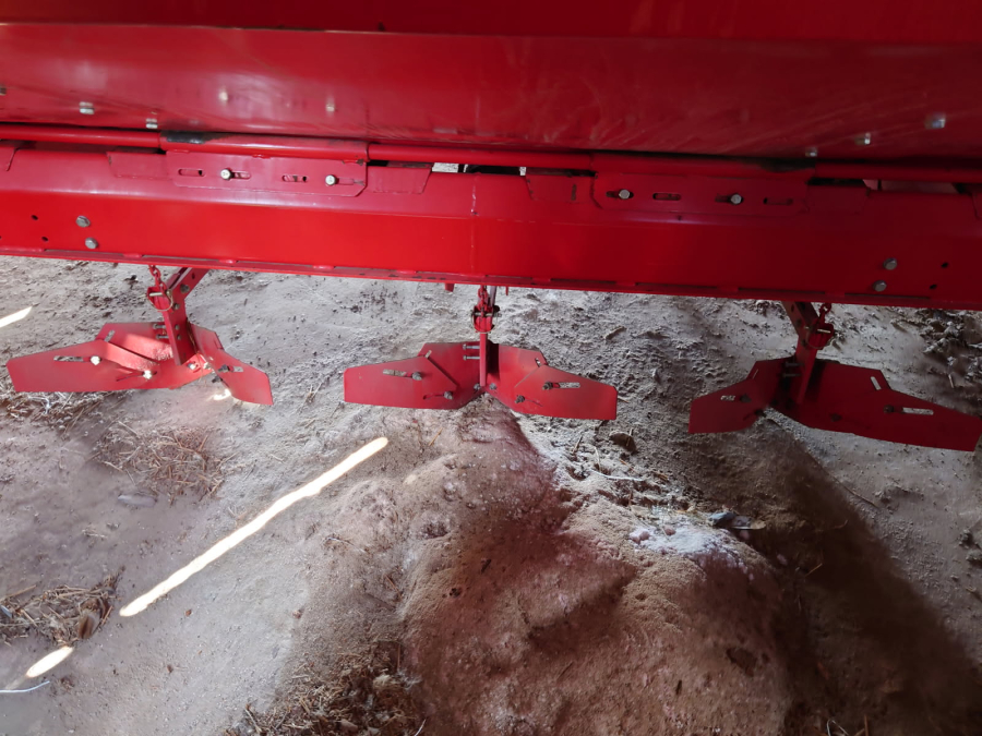 6213 Kverneland underhaug UN3200 potato planter