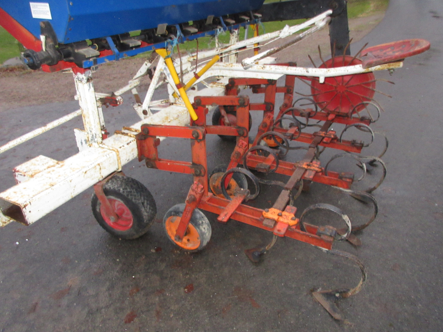 6218 Ugerlose row crop cleaner hoe