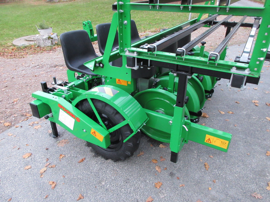 6230 Sfoggia Florida transplanter for seedlings