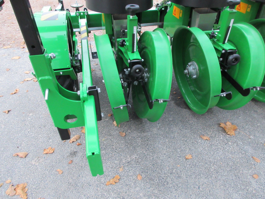 6230 Sfoggia Florida transplanter for seedlings