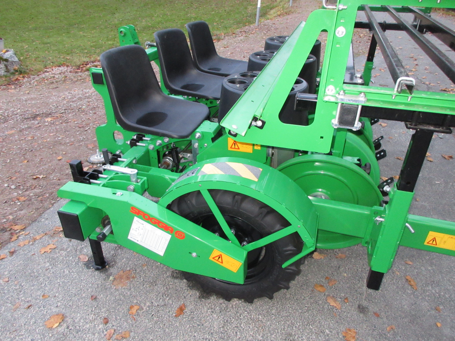 6230 Sfoggia Florida transplanter for seedlings