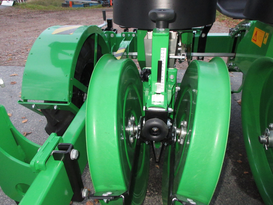 6230 Sfoggia Florida transplanter for seedlings