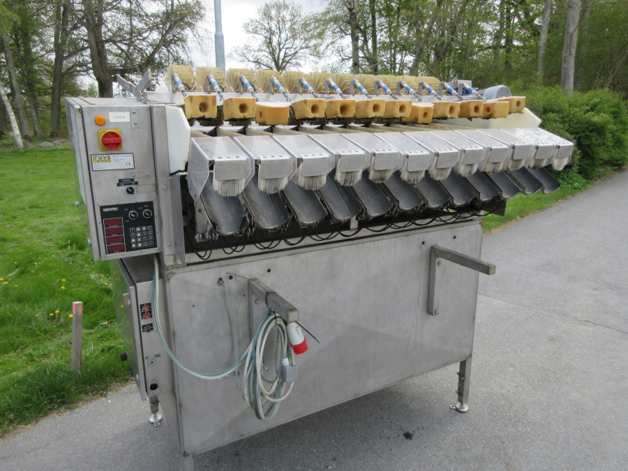 6236 Newtec + Gillenkirch packaging line for apple in plastic bags
