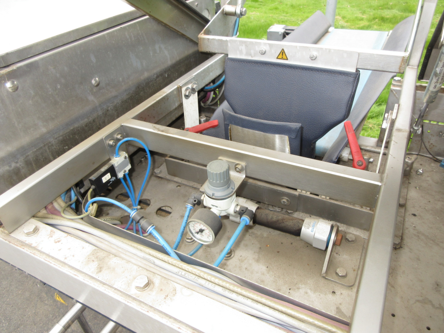 6236 Newtec + Gillenkirch packaging line for apple in plastic bags