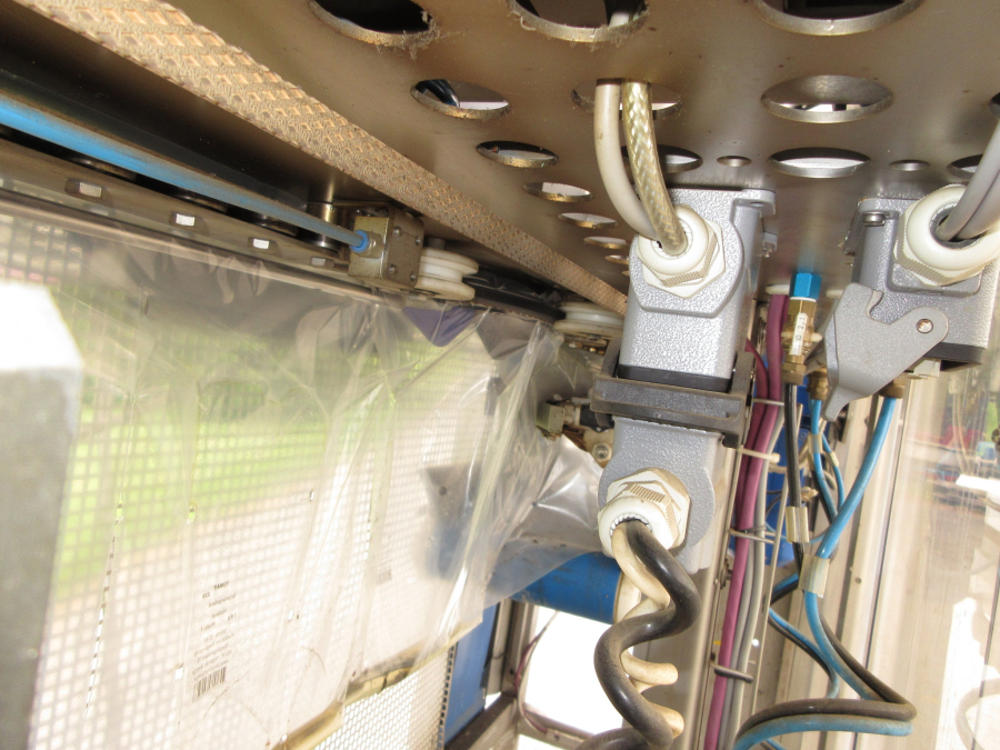 6236 Newtec + Gillenkirch packaging line for apple in plastic bags