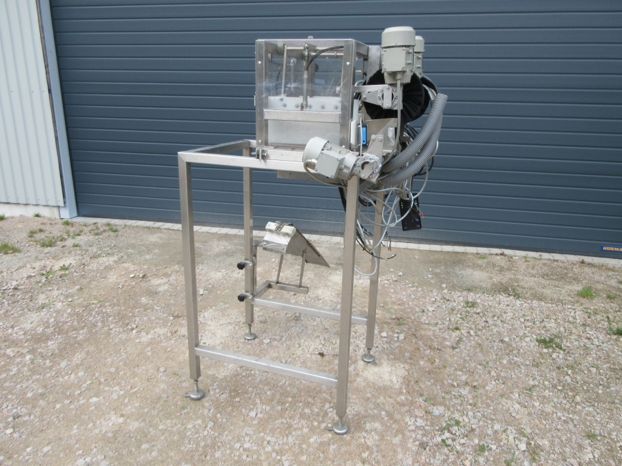 6236 Newtec + Gillenkirch packaging line for apple in plastic bags