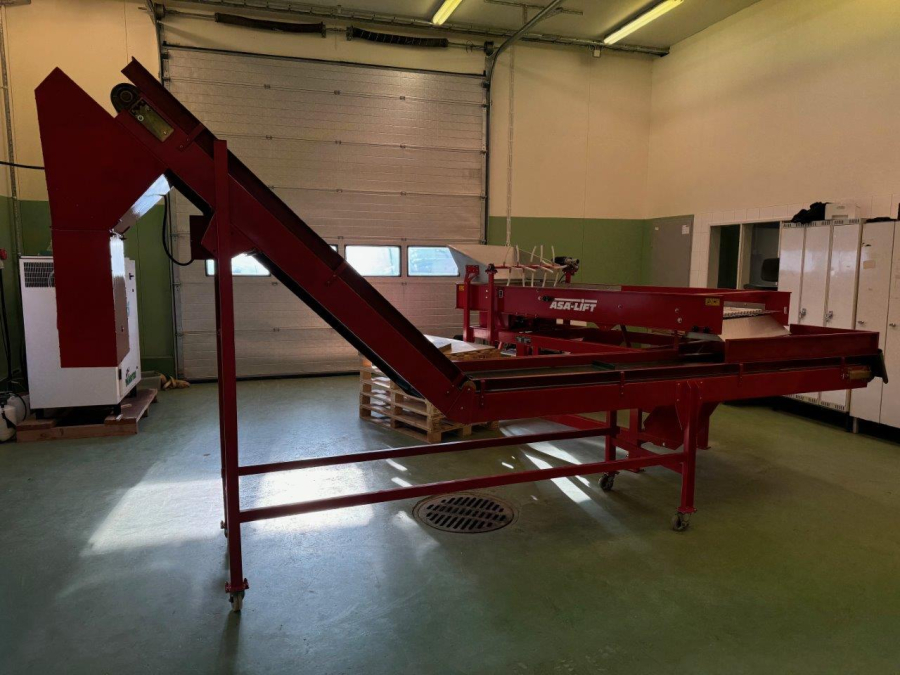 6252 Asa-Lift GB-1000 bean harvester