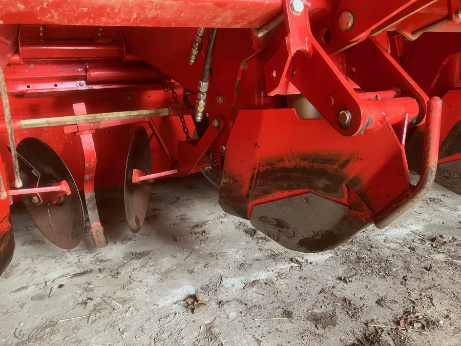 6263 Underhaug UN3200 potato planter
