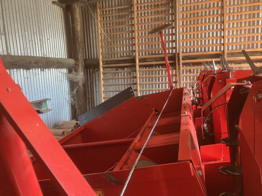 6263 Underhaug UN3200 potato planter
