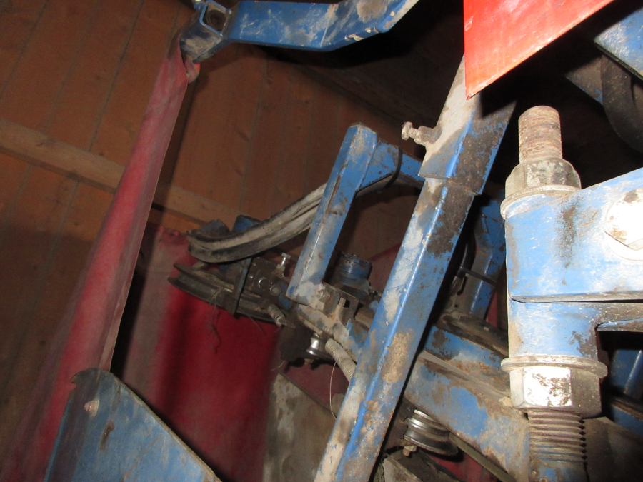 6282 Asa-Lift carrot harvester with bunker