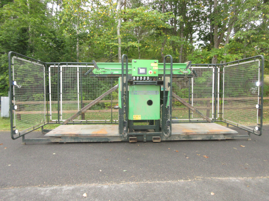 6309 Miedema AKV42 Kistenfüller