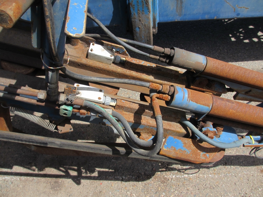 3545 Asa-Lift T-120B carrot harvester with bunker