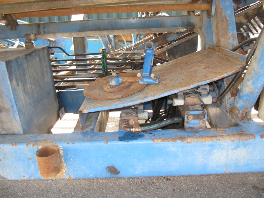 3545 Asa-Lift T-120B carrot harvester with bunker