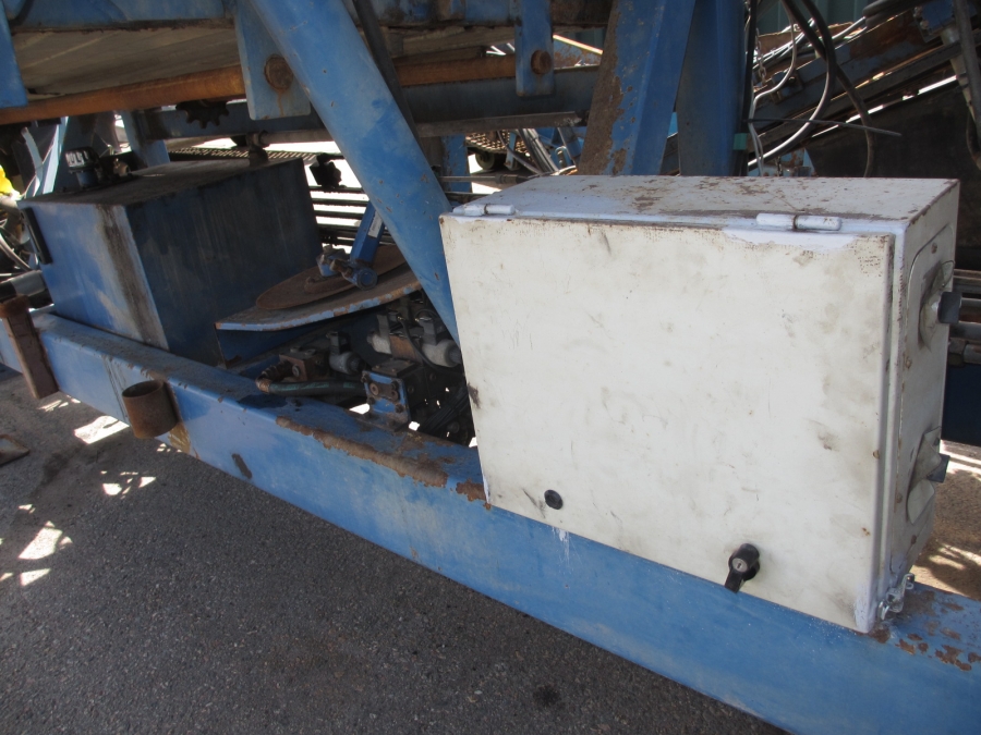 3545 Asa-Lift T-120B carrot harvester with bunker