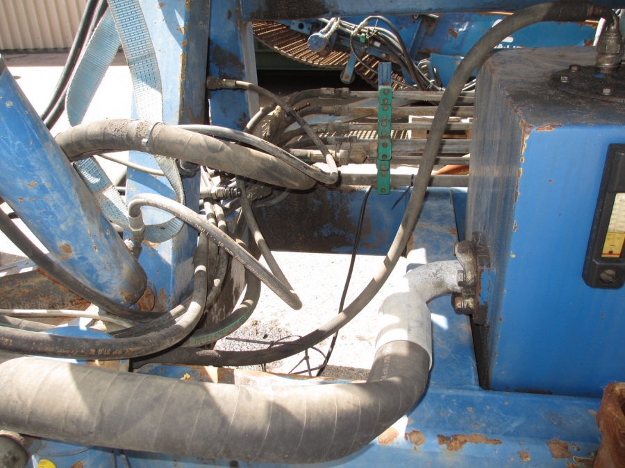 3545 Asa-Lift T-120B carrot harvester with bunker
