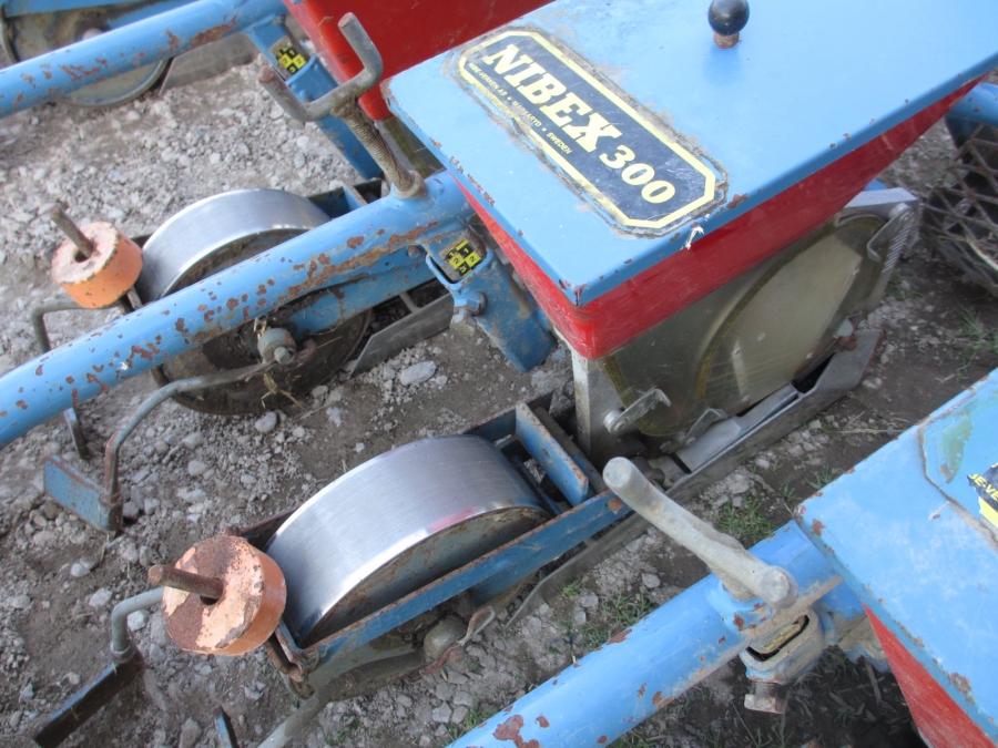 3595 Nibex 300 seeding machine 12 rows