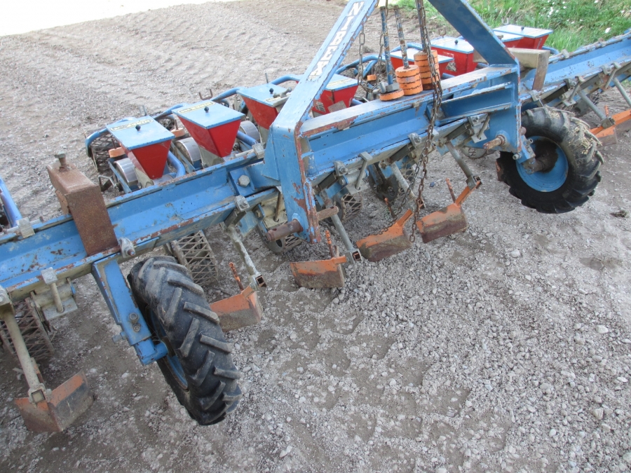 3595 Nibex 300 seeding machine 12 rows
