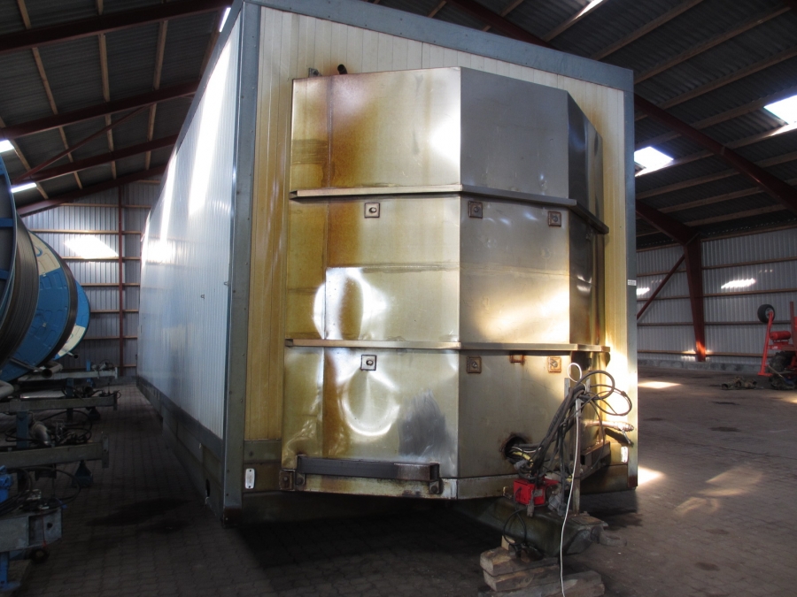 3600 Harvest trailer with harvest conveyor