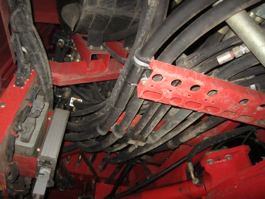 3614 Grimme Maxtron 620 beet harvester 6 row