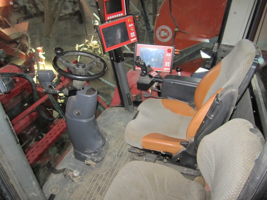 3614 Grimme Maxtron 620 beet harvester 6 row