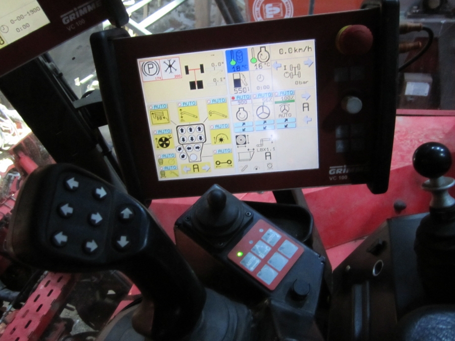 3614 Grimme Maxtron 620 beet harvester 6 row
