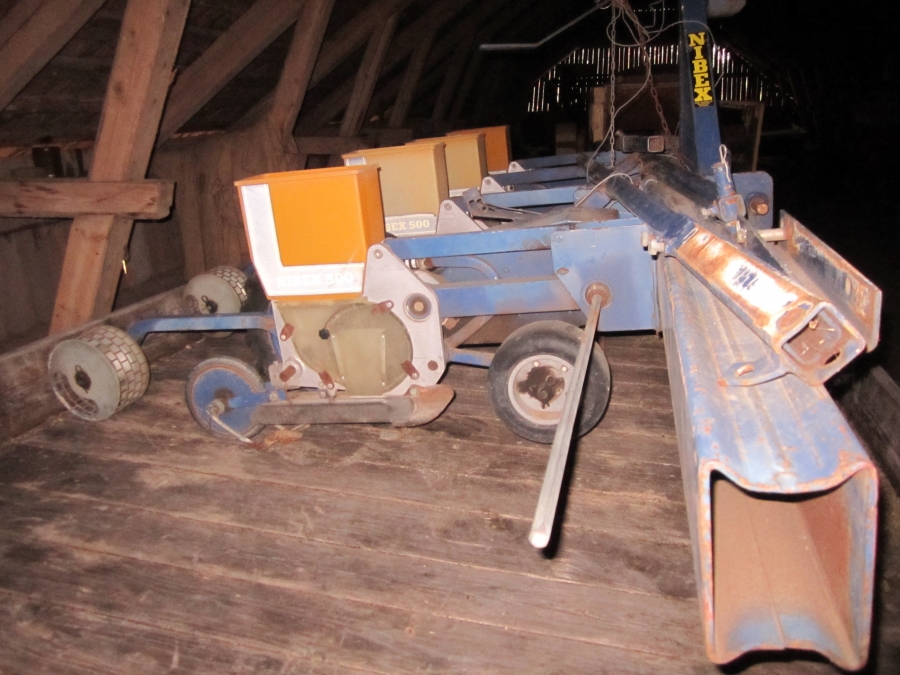 3618 Nibex 500 precision seeder