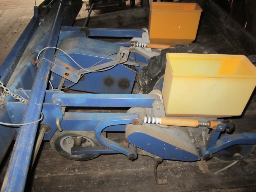 3618 Nibex 500 precision seeder
